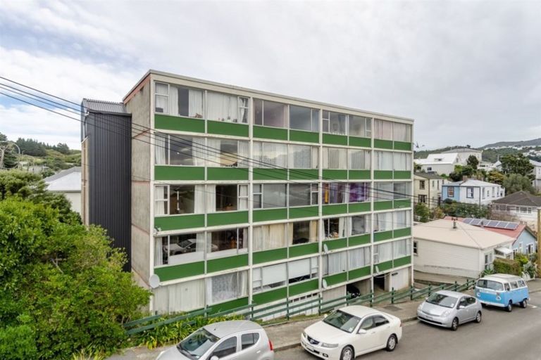 Photo of property in Beresford Apartments, 18/118 Russell Terrace, Berhampore, Wellington, 6023