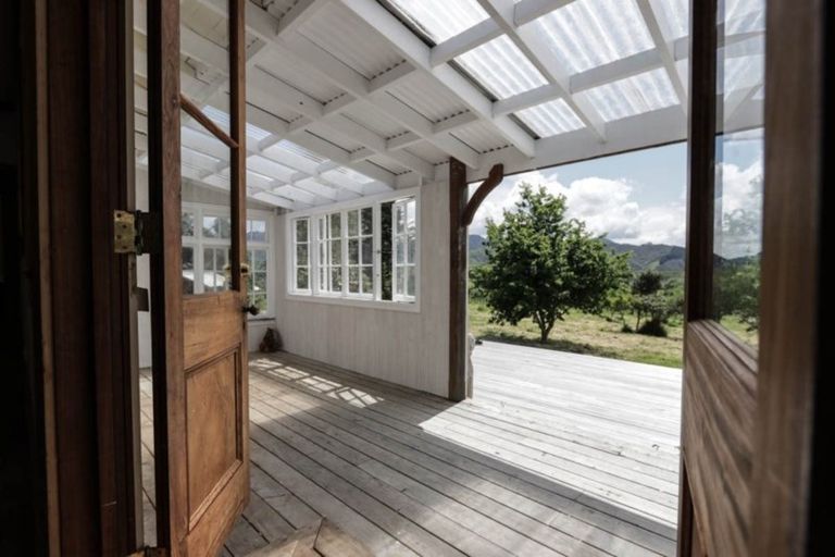 Photo of property in 236 Ngatiawa Road, Reikorangi, Waikanae, 5391