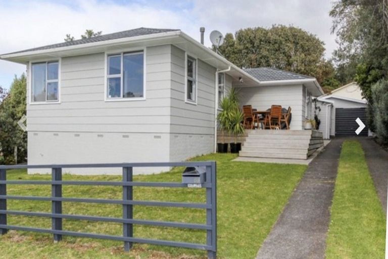 Photo of property in 83 Riversdale Drive, Merrilands, New Plymouth, 4312