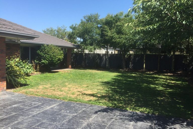 Photo of property in 2 Applecross Lane, Harewood, Christchurch, 8051