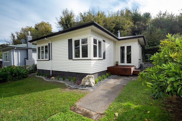 Photo of property in 89 Shakespeare Road, Bluff Hill, Napier, 4110