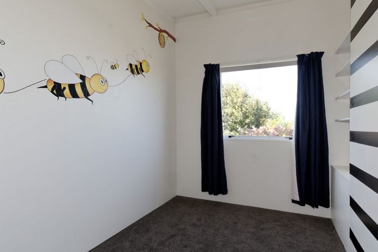 Photo of property in 170a Hepburn Road, Glendene, Auckland, 0602