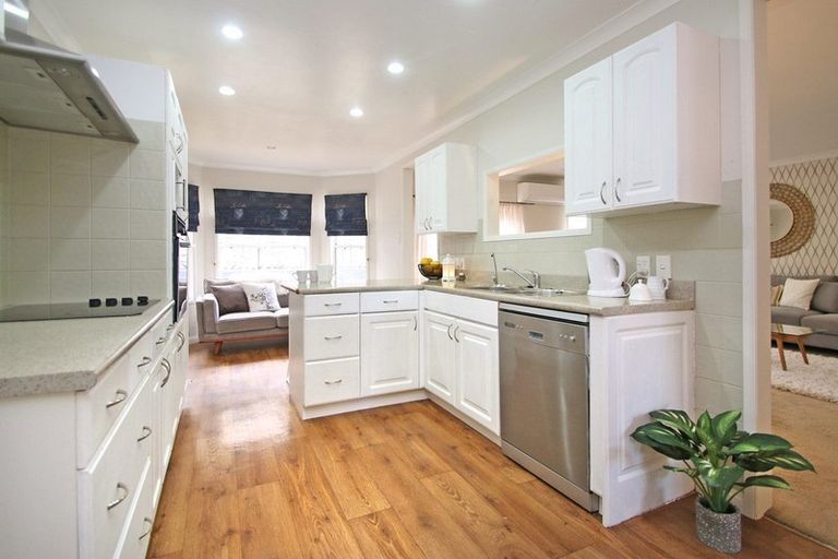 Photo of property in 8 Highgrove Drive, Grandview Heights, Hamilton, 3200