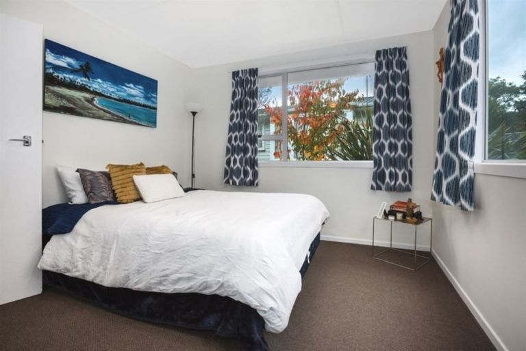 Photo of property in 32 Desert Gold Street, Ascot Park, Porirua, 5024