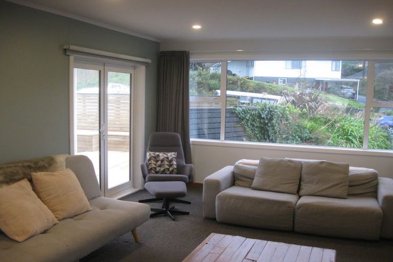 Photo of property in 17 Mascot Street, Tawa, Wellington, 5028