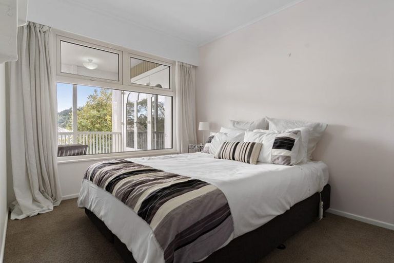 Photo of property in 15 Taioma Crescent, Te Atatu Peninsula, Auckland, 0610