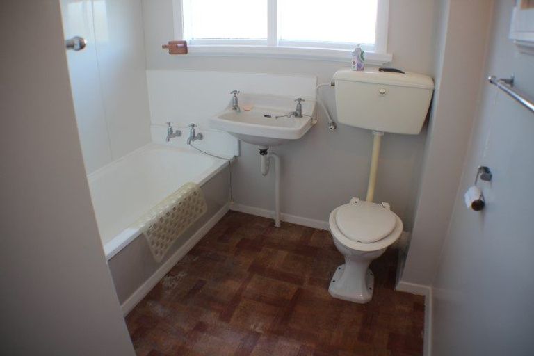 Photo of property in Wellway Flats, 45 Mcparland Street, Ebdentown, Upper Hutt, 5018