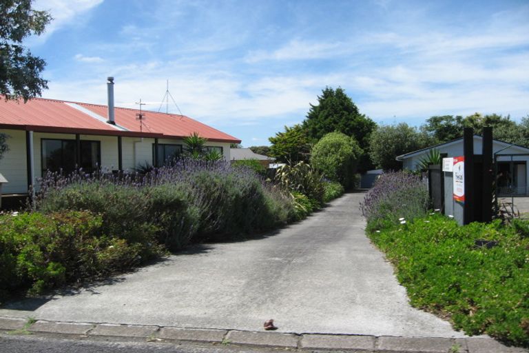 Photo of property in 108 Torkar Road, Clarks Beach, 2122