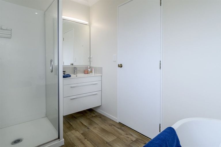 Photo of property in 73 Sutherland Road, Brookfield, Tauranga, 3110