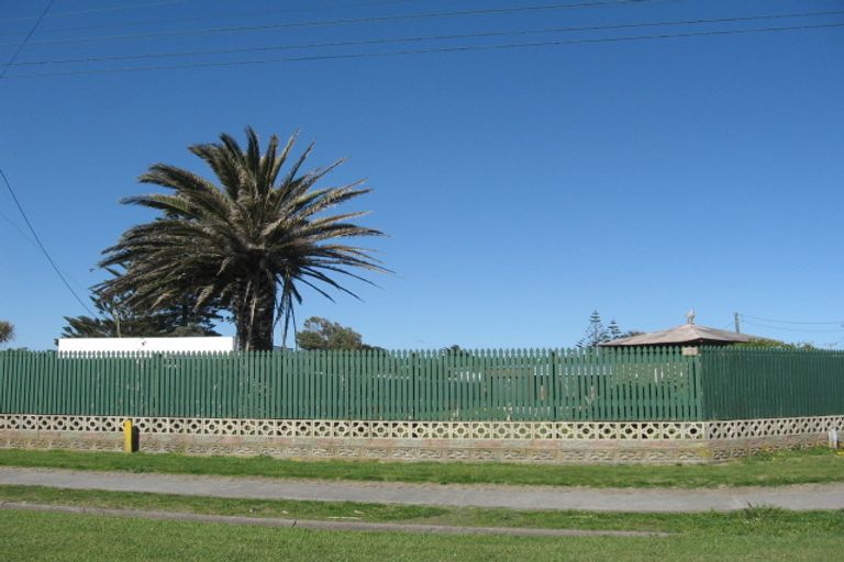 Photo of property in 23 Koputara Road, Himatangi Beach, Foxton, 4891