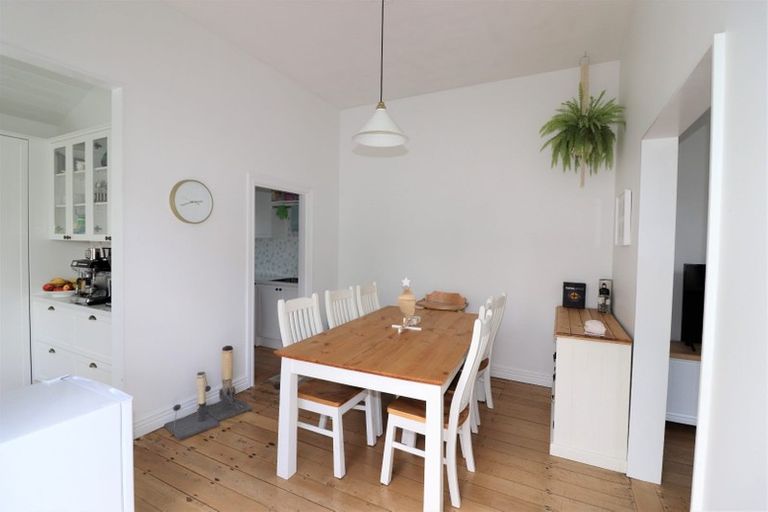 Photo of property in 98 Somerfield Street, Somerfield, Christchurch, 8024