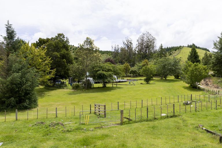 Photo of property in 227 Whangamata Road, Kinloch, Taupo, 3377