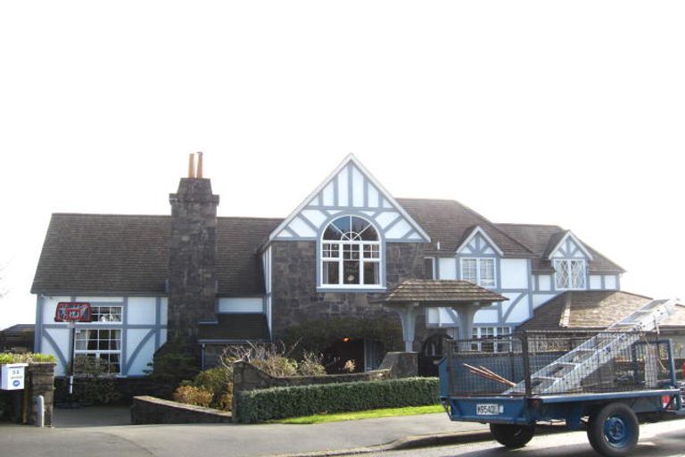 Photo of property in 1 Delhi Place, Cashmere, Christchurch, 8022