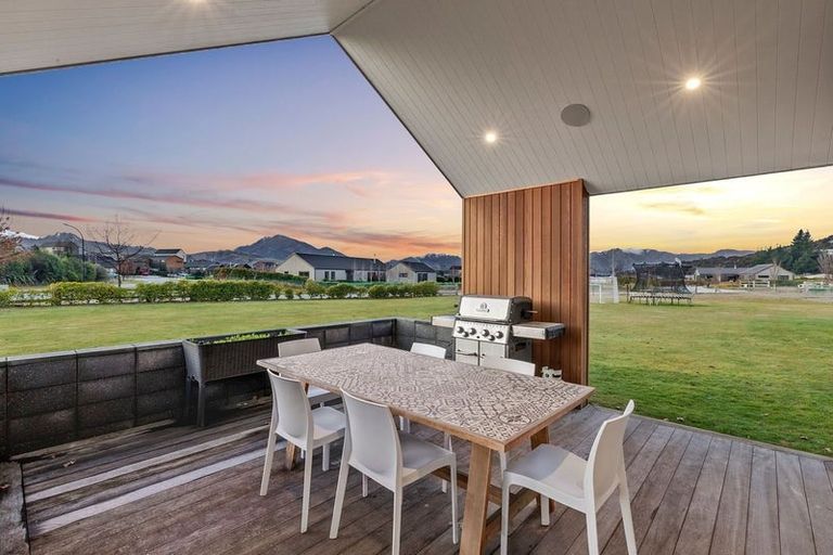 Photo of property in 18 Mount Linton Avenue, Wanaka, 9305