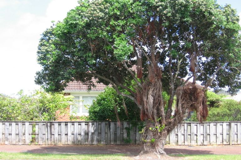 Photo of property in 2/381 Blockhouse Road, Blockhouse Bay, Auckland, 0600