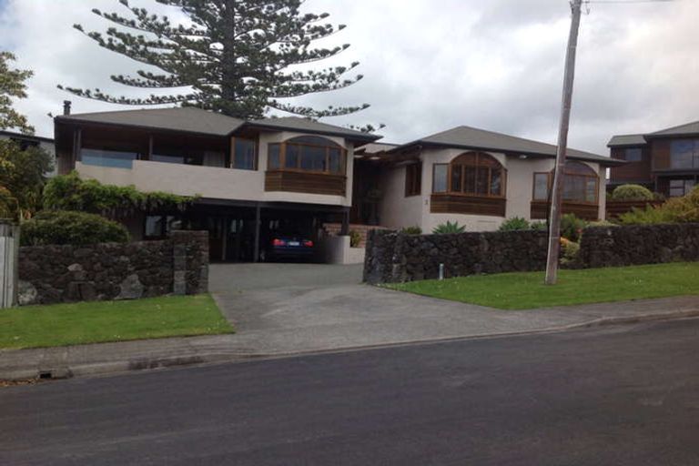 Photo of property in 1 Falmouth Street, Murrays Bay, Auckland, 0630