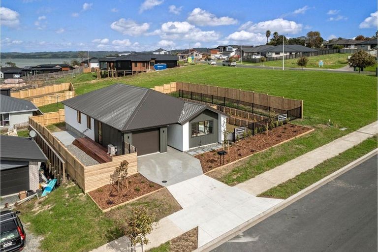 Photo of property in 18 Kia Kaha Drive, Snells Beach, 0920