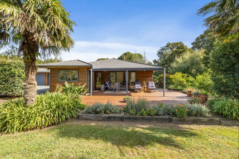 Photo of property in 303 Gibbons Road, Kaiwaka, 0573
