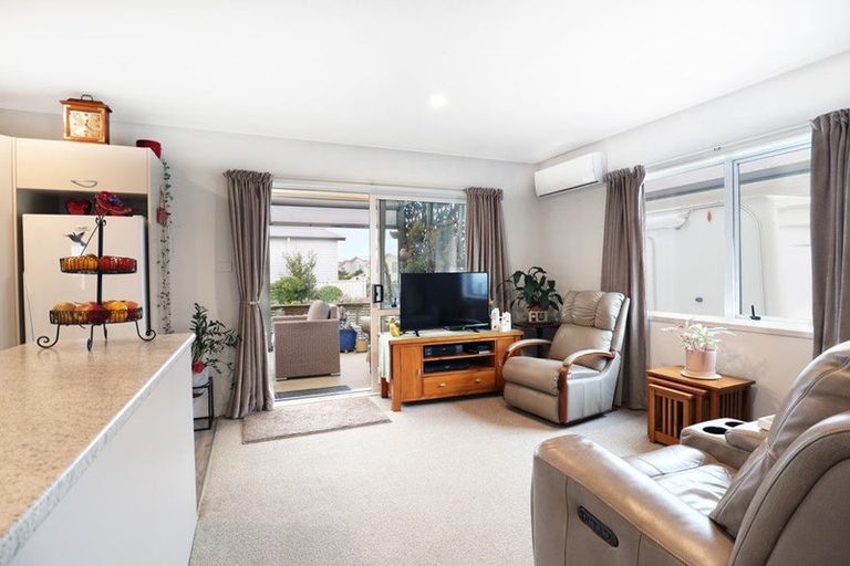 Photo of property in 11 Kamahi Crescent, Papamoa Beach, Papamoa, 3118