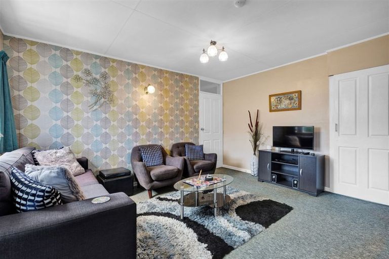 Photo of property in 43 Sunnyvale Street, Bell Block, New Plymouth, 4312