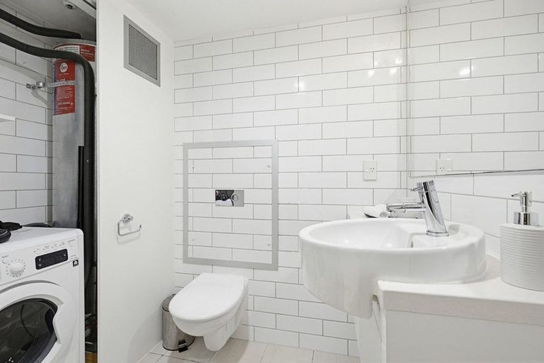 Photo of property in The Capital, 12/370 Oriental Parade, Oriental Bay, Wellington, 6011