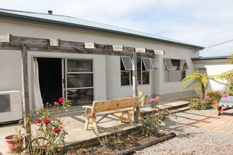 Photo of property in 21 Mersey Street, South Hill, Oamaru, 9400