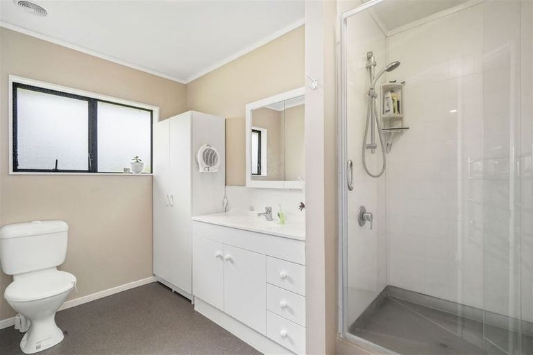 Photo of property in 17 Mews Place, Forest Lake, Hamilton, 3200