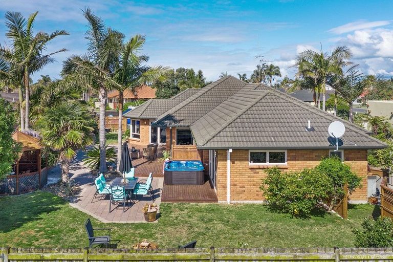Photo of property in 42 Tuihana Drive, Papamoa Beach, Papamoa, 3118