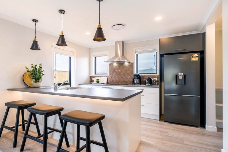 Photo of property in 17 Te Hoiere Street, Aotea, Porirua, 5024