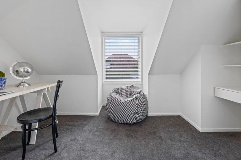 Photo of property in 137c Memorial Avenue, Burnside, Christchurch, 8053