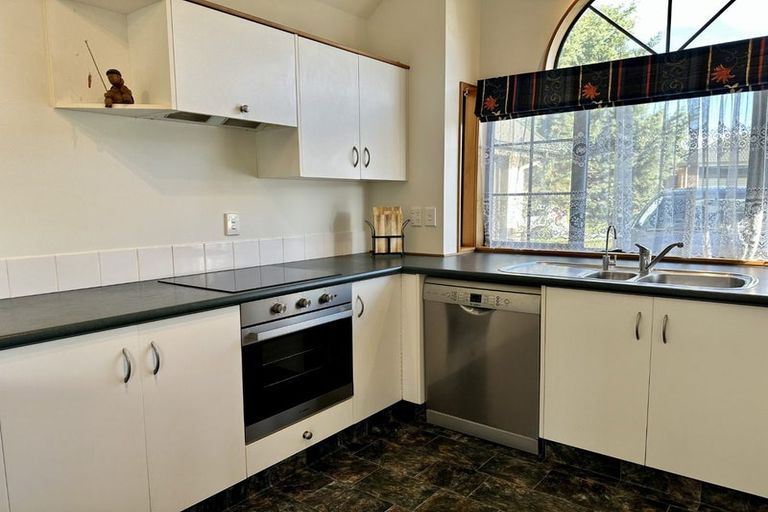 Photo of property in 11 Woodgate Court, Fitzherbert, Palmerston North, 4410