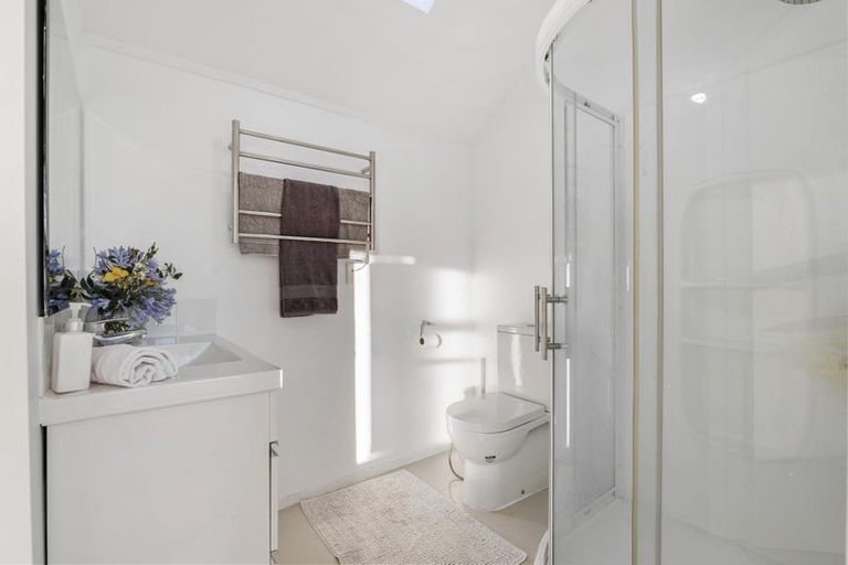 Photo of property in 88b West Harbour Drive, West Harbour, Auckland, 0618