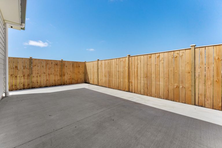 Photo of property in 1 Koiora Road, Clarks Beach, 2122