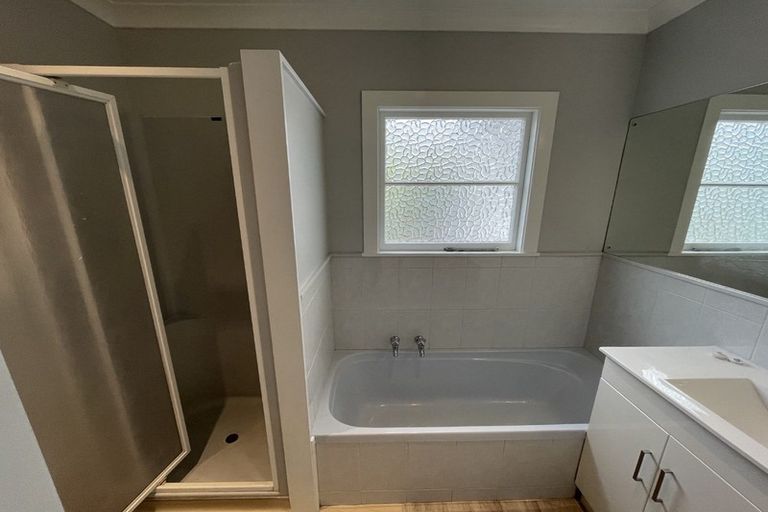 Photo of property in 1/25 Aorangi Road, Bryndwr, Christchurch, 8053