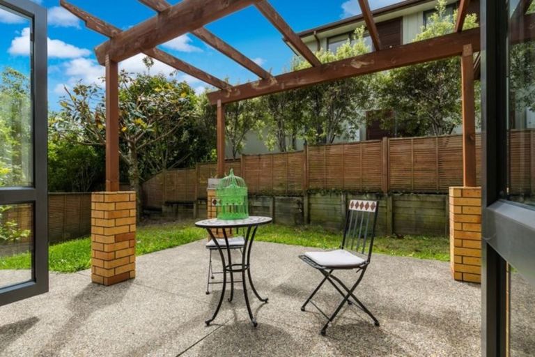 Photo of property in 10 Greenbough Lane, Greenhithe, Auckland, 0632