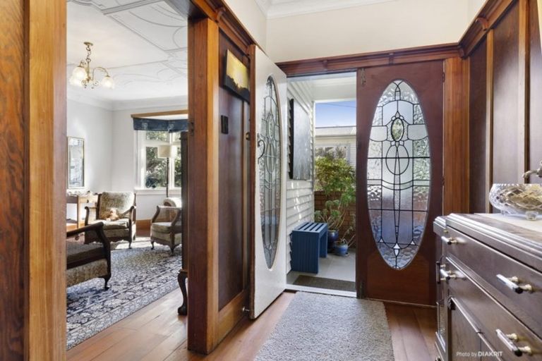 Photo of property in 181 Melbourne Road, Island Bay, Wellington, 6023