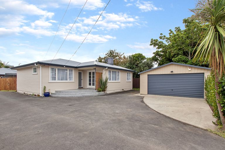 Photo of property in 86 Whatawhata Road, Dinsdale, Hamilton, 3204