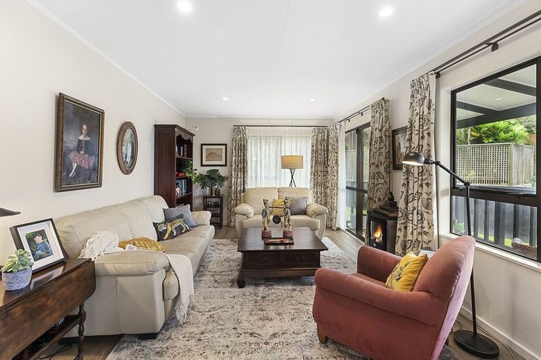 Photo of property in 14 Doon Grove, Papakowhai, Porirua, 5024