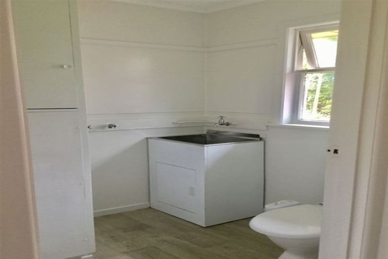 Photo of property in 10 Boler Place, New Lynn, Auckland, 0600