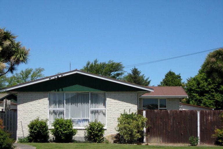 Photo of property in 80 Farquhars Road, Redwood, Christchurch, 8051