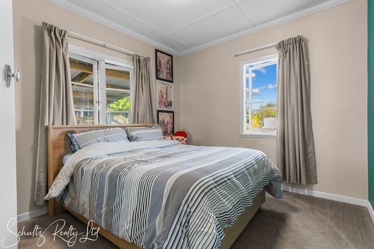Photo of property in 17a Ash Street, Maungaturoto, 0520
