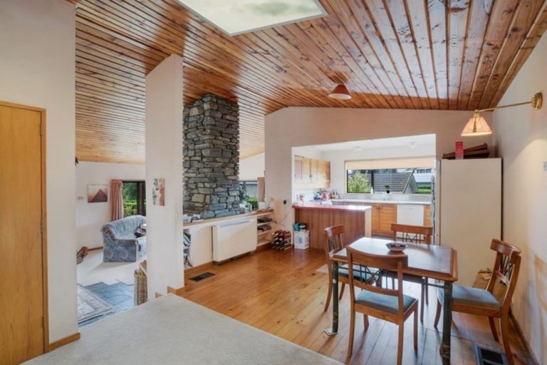 Photo of property in 27 Beacon Point Road, Wanaka, 9305