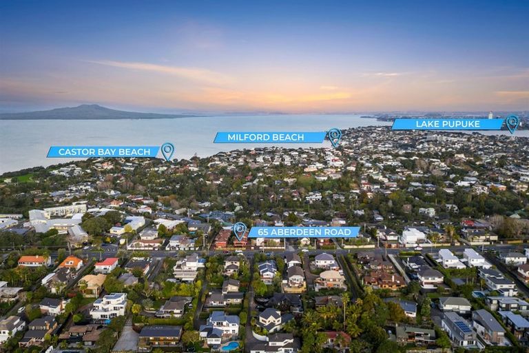 Photo of property in 1/65 Aberdeen Road, Castor Bay, Auckland, 0620