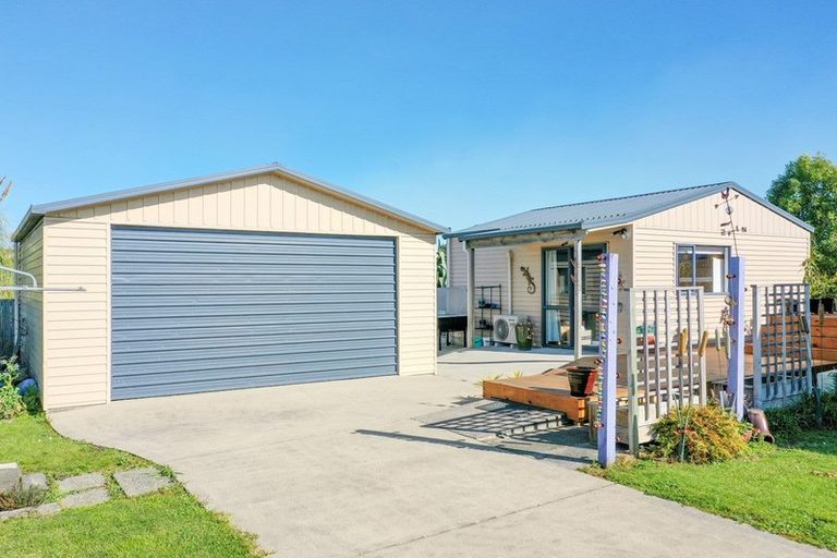 Photo of property in 38 Bridge Street, Edgecumbe, 3120
