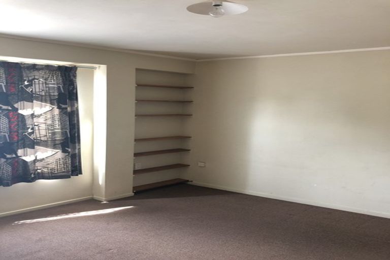 Photo of property in 34 Tudor Road, Henderson, Auckland, 0610