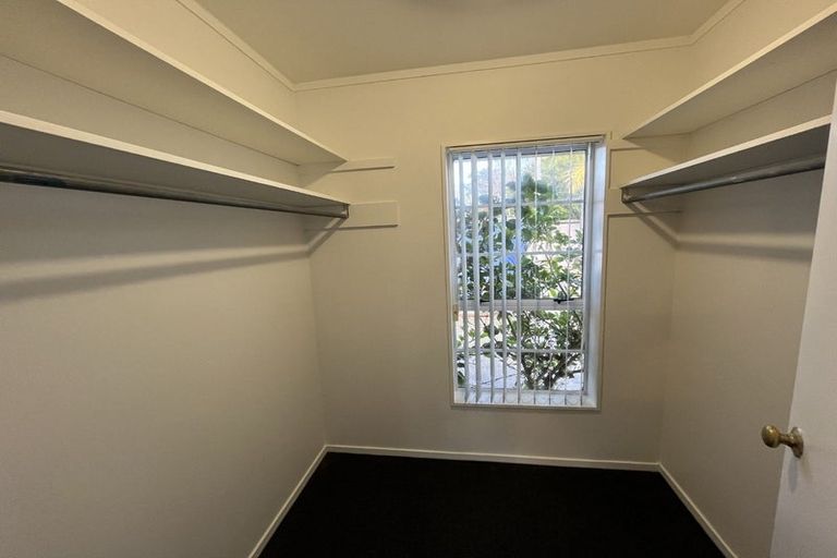 Photo of property in 2 Framalda Place, Conifer Grove, Takanini, 2112