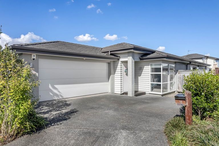 Photo of property in 10 Reno Way, Flat Bush, Auckland, 2016