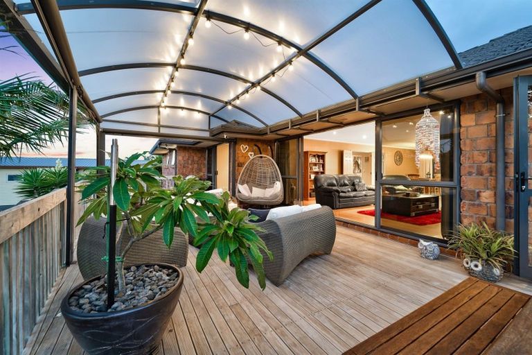 Photo of property in 28 Hawaiian Parade, Arkles Bay, Whangaparaoa, 0932