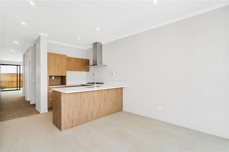 Photo of property in 17 Pukewhero Rise, Westgate, Auckland, 0614