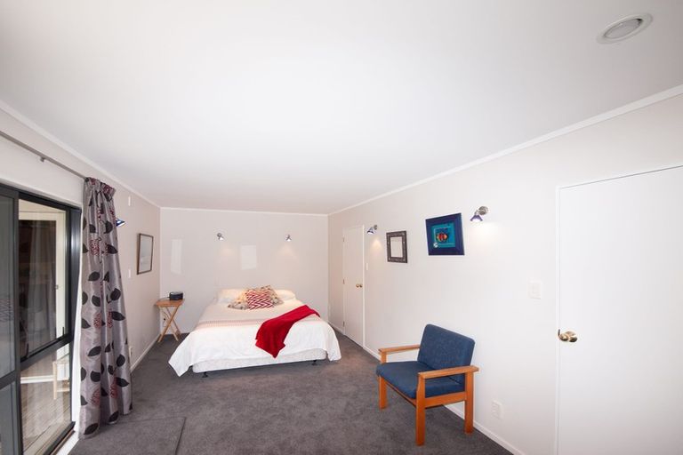 Photo of property in 6 Myers Grove, Churton Park, Wellington, 6037